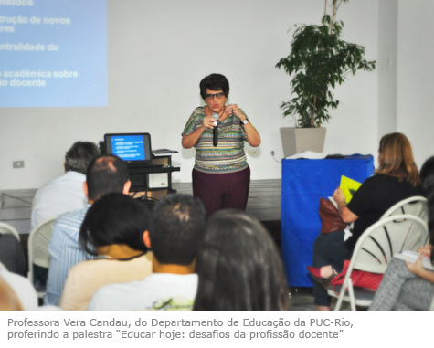 Professora Vera Candau, do Departamento de Educação da PUC-Rio, proferindo a palestra “Educar hoje: desafios da profissão docente”